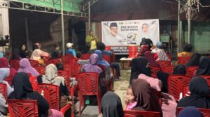 Masyarakat Pasar Inpres Ikuti Sosialisasi Berkelanjutan Program Hadianto-Imelda