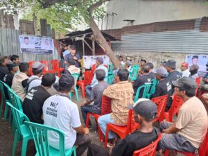 Diguyur Hujan, Pengemudi Becak Kota Palu Tetap Antusias Bertemu Hadianto