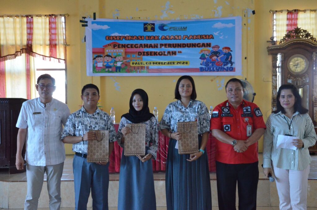 Kanwil Kemenkumham Sulteng Gelar Diseminasi HAM Pencegahan Perundungan di SMA Negeri 1 Palu