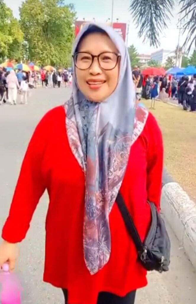Ratna Dewi Pettalolo Kagum Dengan Pembangunan Lapangan Vatulemo