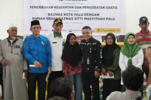 Wali Kota Palu Salurkan Bantuan Uang Tunai dan Paket Sembako