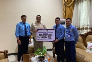 Pj Bupati Parimo Richard Arnaldo Terima Dana CSR dari PT Bank Sulteng Rp998 Juta