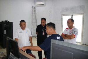 Sekda Tinjau Pusat Informasi Smart 4.0 di Dinas Kominfopers Pasangkayu