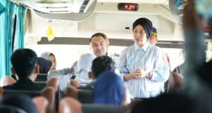 Imelda Sambut Penumpang Mudik Gratis dari Makassar di Terminal Tipo