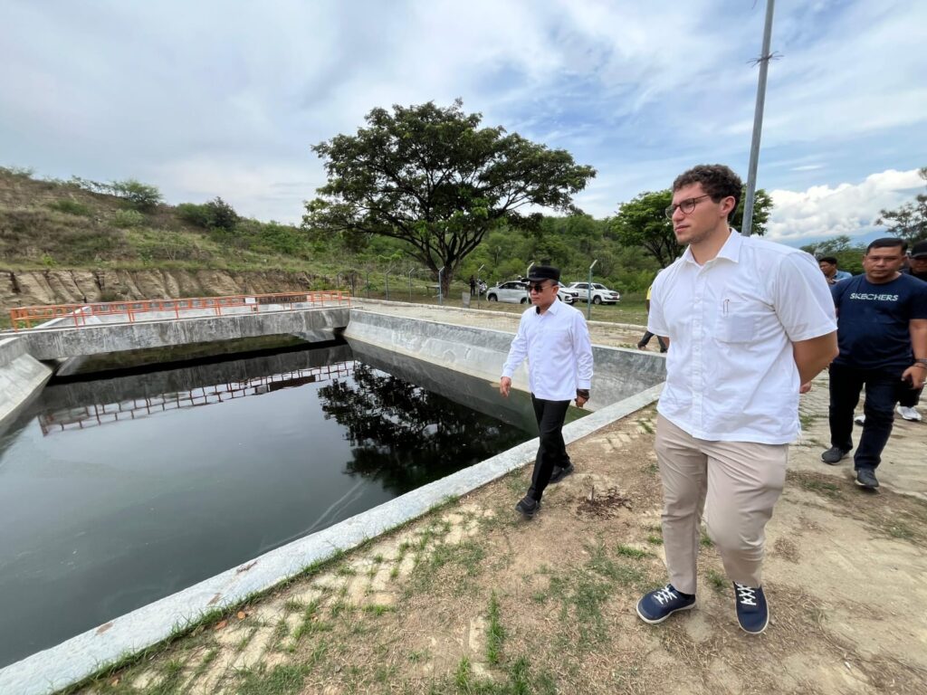 Hadianto Rasyid Dampingi Investor Asal Amerika Serikat ke TPA Kawatuna