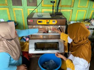 Pertamina Patra Niaga Sulawesi Kembangkan Budidaya Bebek Petelur di Maros