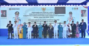 Dilantik, Bupati Parimo dan Banggai Harus Full Melayani Rakyat