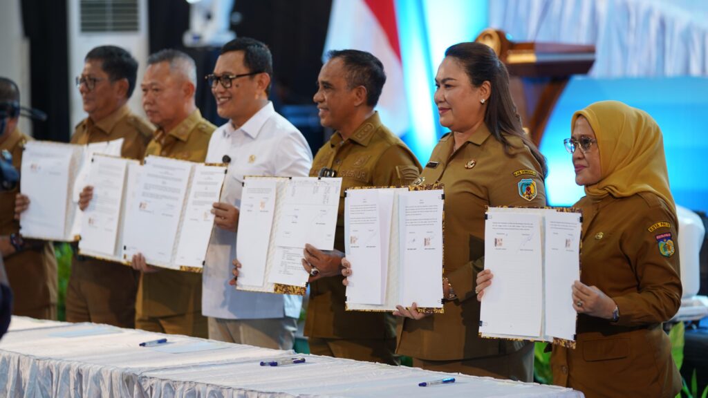 Hadiri Sosialisasi Peluang Kerja LN, Pemkot Palu Teken MoU dengan Menteri P2MI