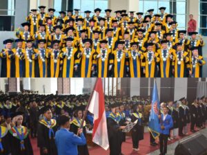 Rektor Untad Lepas Wisudawan: Datang Dengan Harapan, Pulang Dengan Pengetahuan