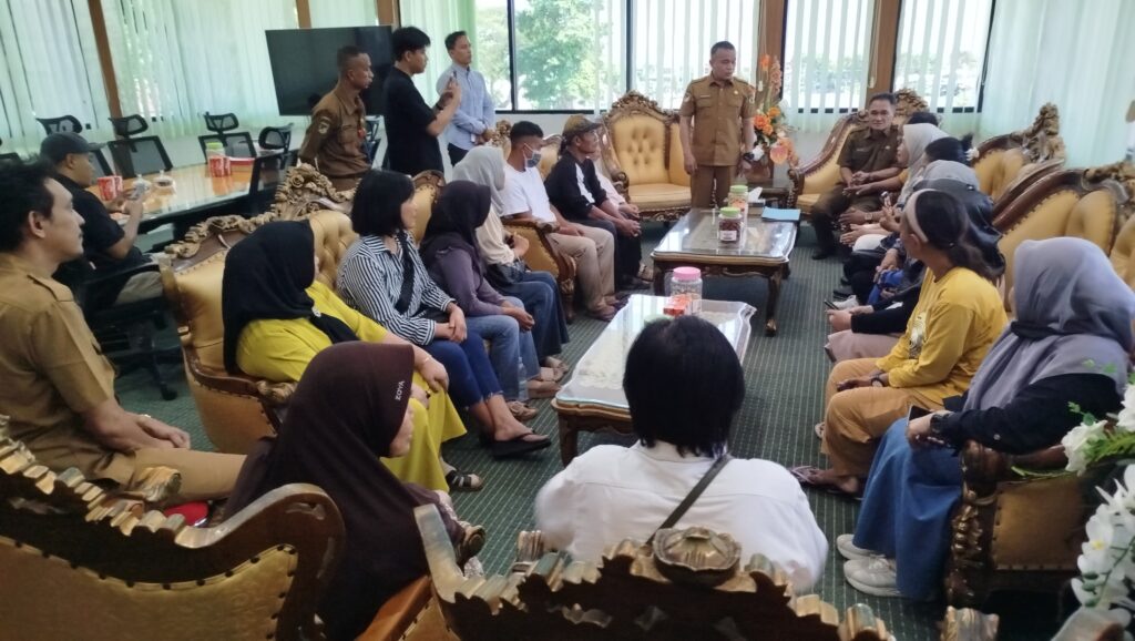 Mediasi Pelaku UMKM Taman GOR, Hadianto Tekankan Jaga Kekompakan