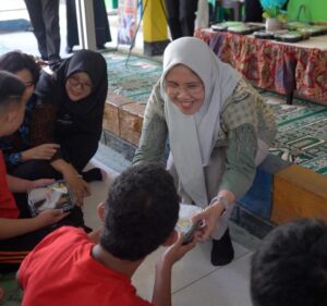 Giliran Siswa SLB ABCD Muhammadiyah Dapat MBG dari Kantor Imigrasi Palu