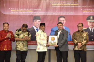 Rektor Untad Apresiasi Perkembangan Fakultas Hukum