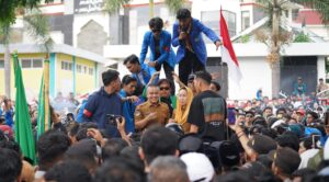 Wali Kota Palu di Hadapan Demonstran: Kenaikan Pajak 1000% Telah Dibatalkan