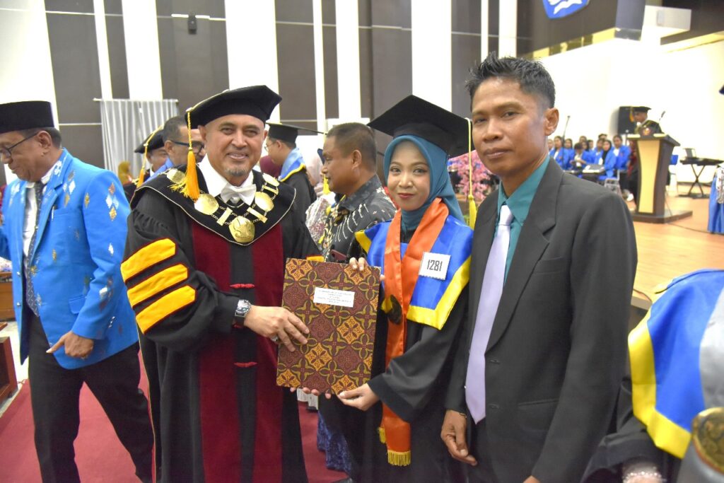 Alumni Untad Tambah 1.475 Orang, Prof Amar Dorong Jadi Generasi SIGA-8
