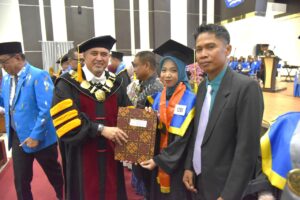 Alumni Untad Tambah 1.475 Orang, Prof Amar Dorong Jadi Generasi SIGA-8