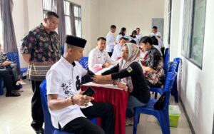 Sambut Hari Bakti Kemenimipas, Kantor Imigrasi Palu Ikut Donor Darah dan CKG