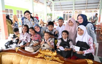 Dukung Setahun Danantara, Jasa Raharja Salurkan 2.000 Paket Perlengkapan Sekolah
