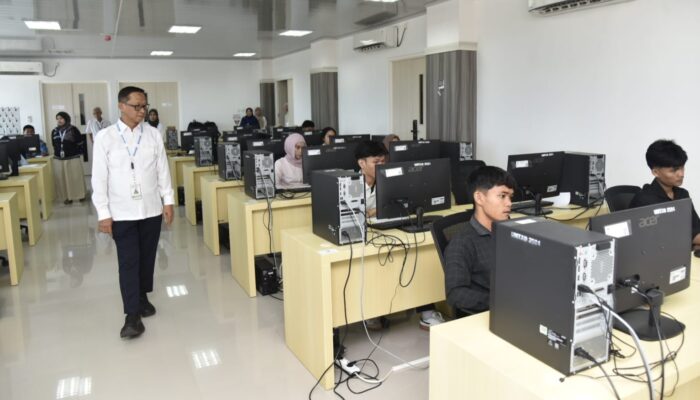 Kunjungi Pusat UTBK Untad, Tim Monev SNPMB Sebut Fasilitas Ujian Sangat Baik