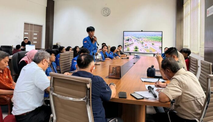 Dialog Rektor Untad dan Mahasiswa: Menjawab Isu Pemeriksaan Kesehatan Maba