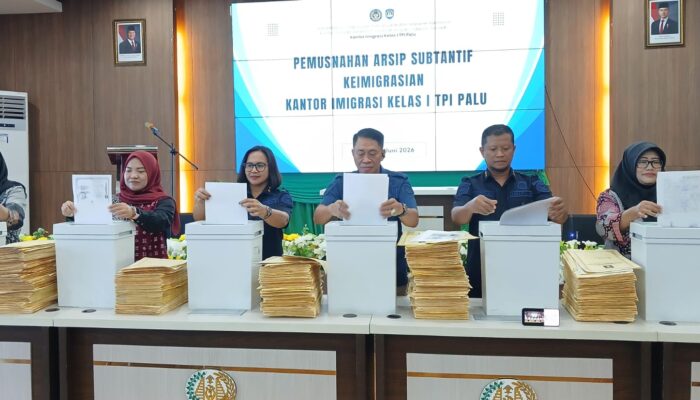 Kanim Palu Musnahkan 15 Ribu Arsip Substantif Keimigrasian