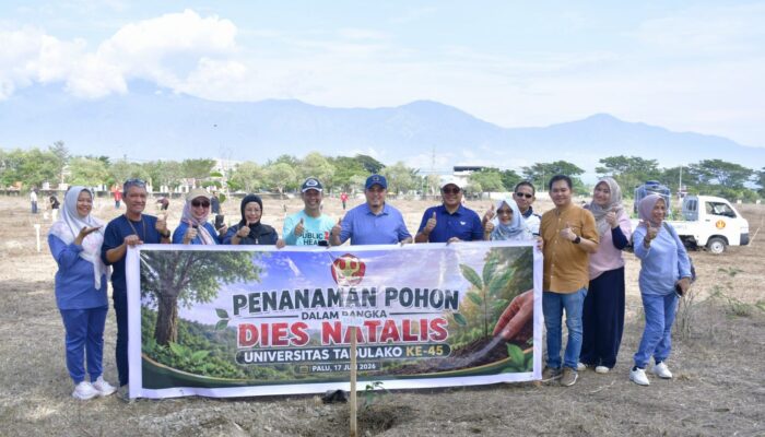 Rektor Untad Akan Wajibkan 9.000 Mahasiswa Baru Tanam Pohon Kelapa