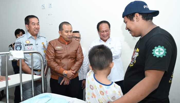 Wamenhub – Dirut Jasa Raharja Pastikan Perawatan Korban KM Mutiara Sentosa Optimal