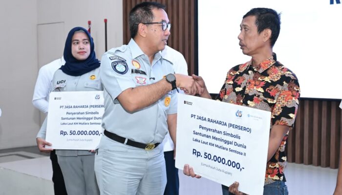 Jasa Raharja Serahkan Santunan Korban Kebakaran KM Mutiara Sentosa II