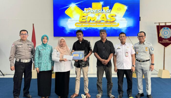 Wagub Serahkan Hadiah Emas, Jasa Raharja Sulteng Apresiasi Masyarakat Taat Pajak