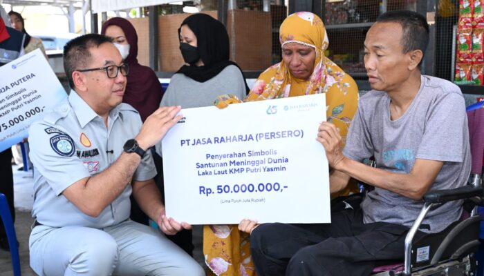 Dirut Jasa Raharja Serahkan Santunan Korban Kebakaran KMP Putri Yasmin