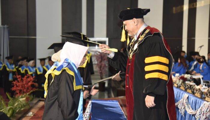 Dies Natalis ke-45 Untad: 1.300 Wisudawan Dilepas