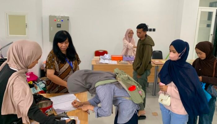 Untad Pastikan Uang Jaminan Toga Wisudawan Dikembalikan